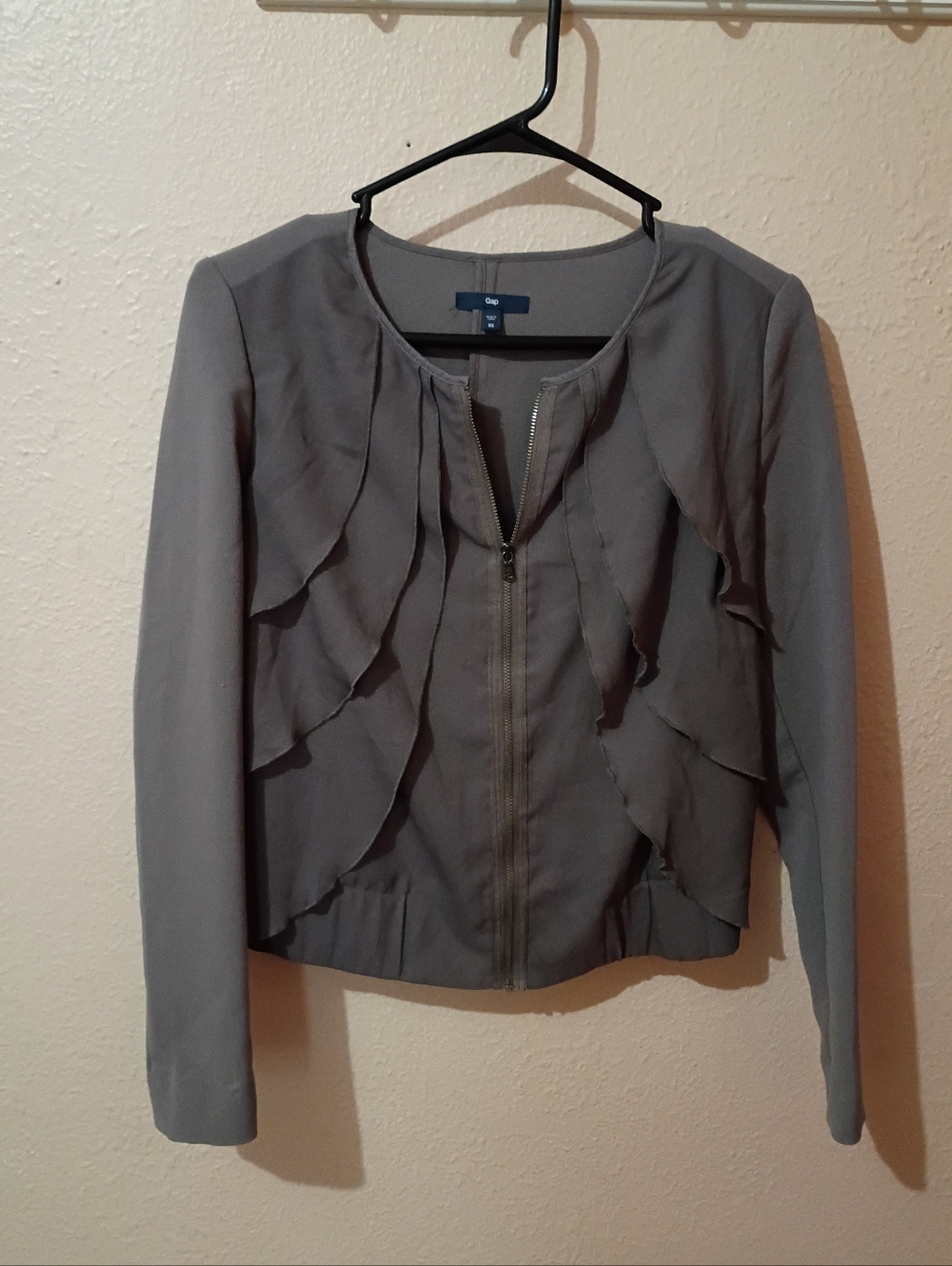 GAP Size XS Slate Gray Ruffle Zip Jacket 2010/2011